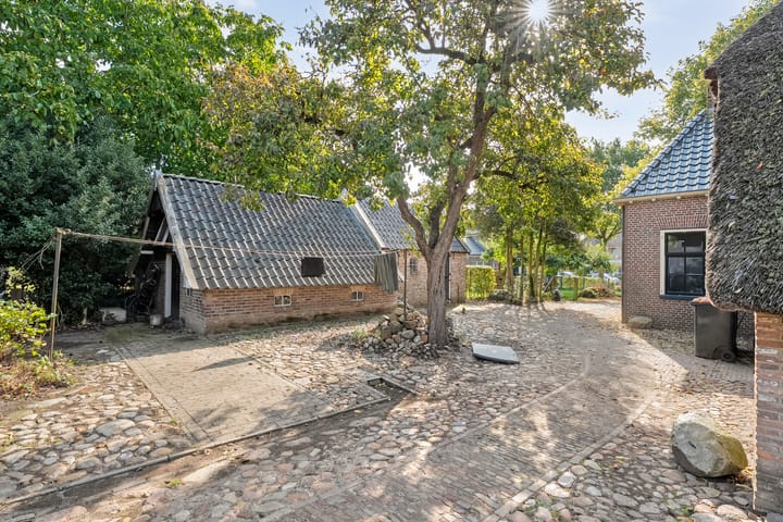 Photo 45 of Heuvelenweg 37