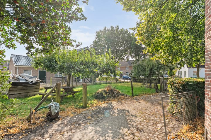 Photo 48 of Heuvelenweg 37