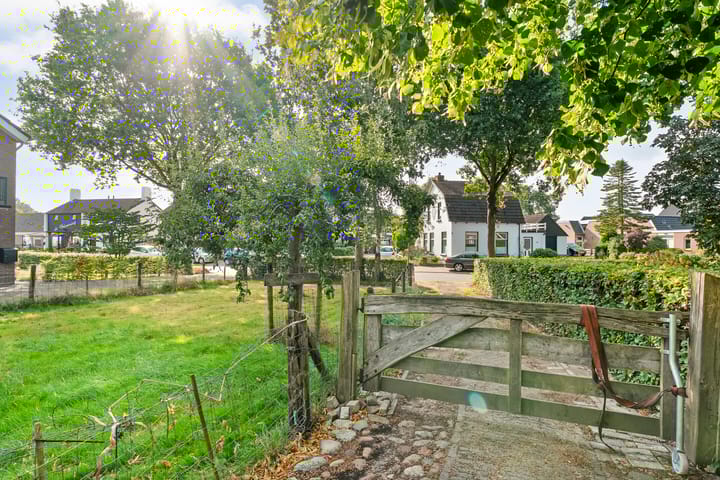 Photo 52 of Heuvelenweg 37