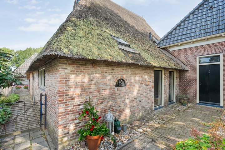 Photo 38 of Heuvelenweg 37