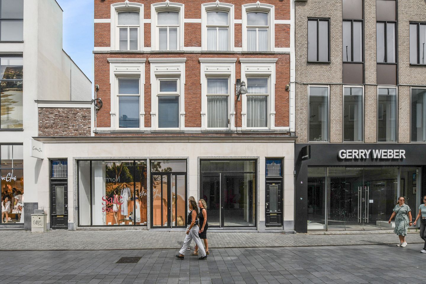 View photo 2 of Ginnekenstraat 111