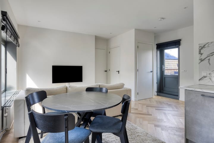 Photo 4 of van Ostadestraat 21-B