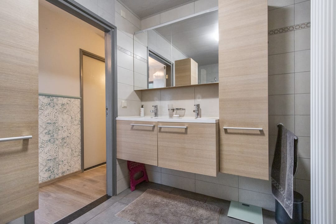 Photo 22 of Grensweg 9