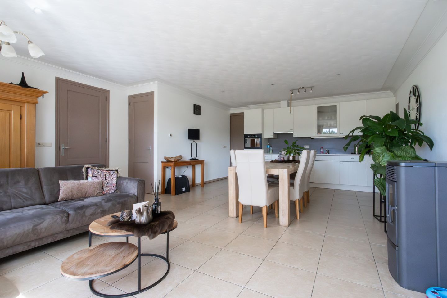 Photo 34 of Grensweg 9