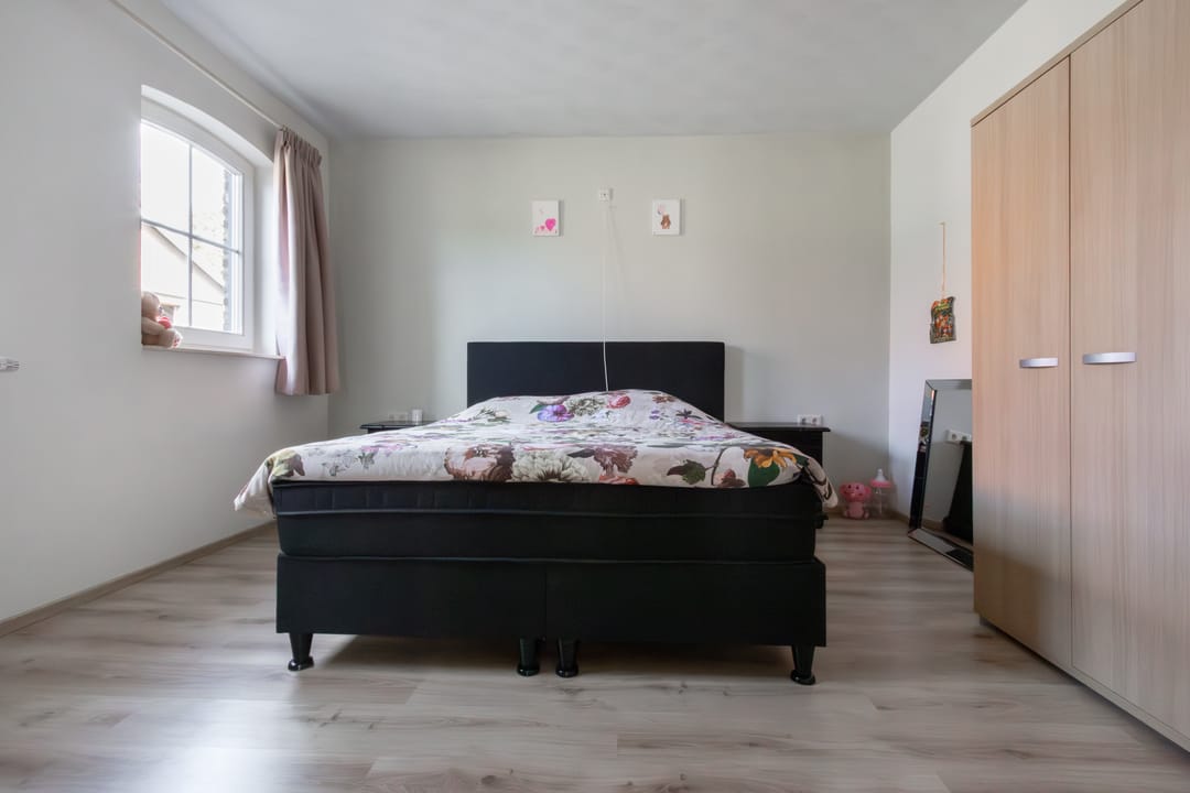 Photo 37 of Grensweg 9