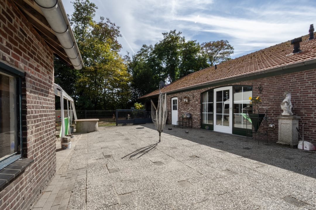 Photo 46 of Grensweg 9