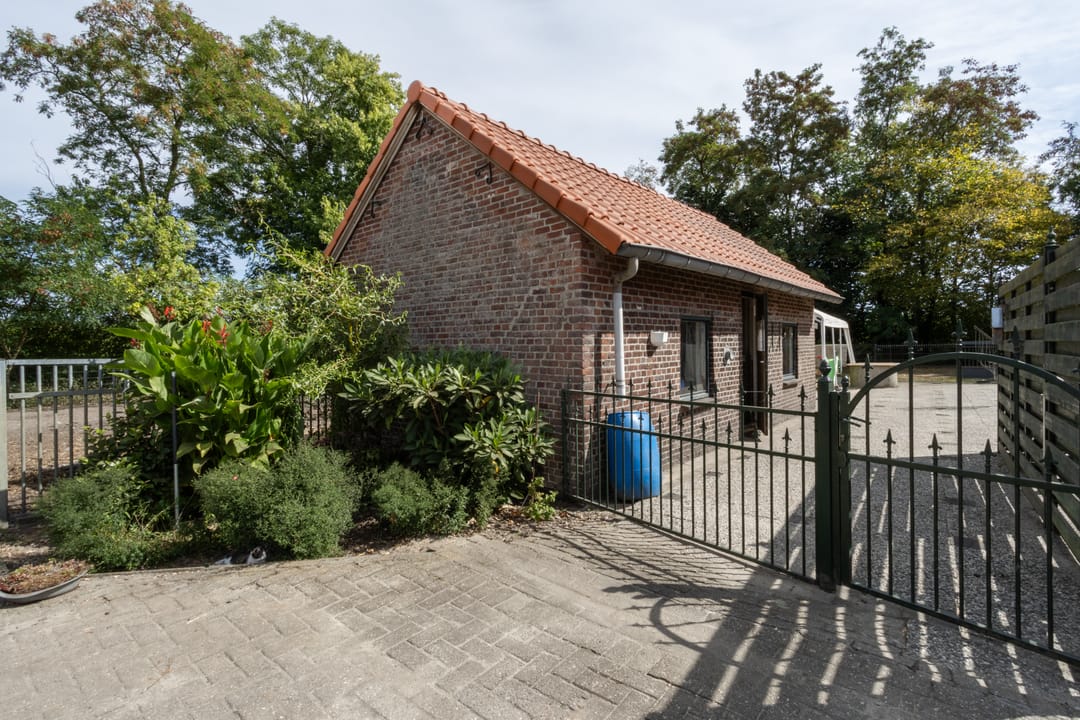 Photo 58 of Grensweg 9