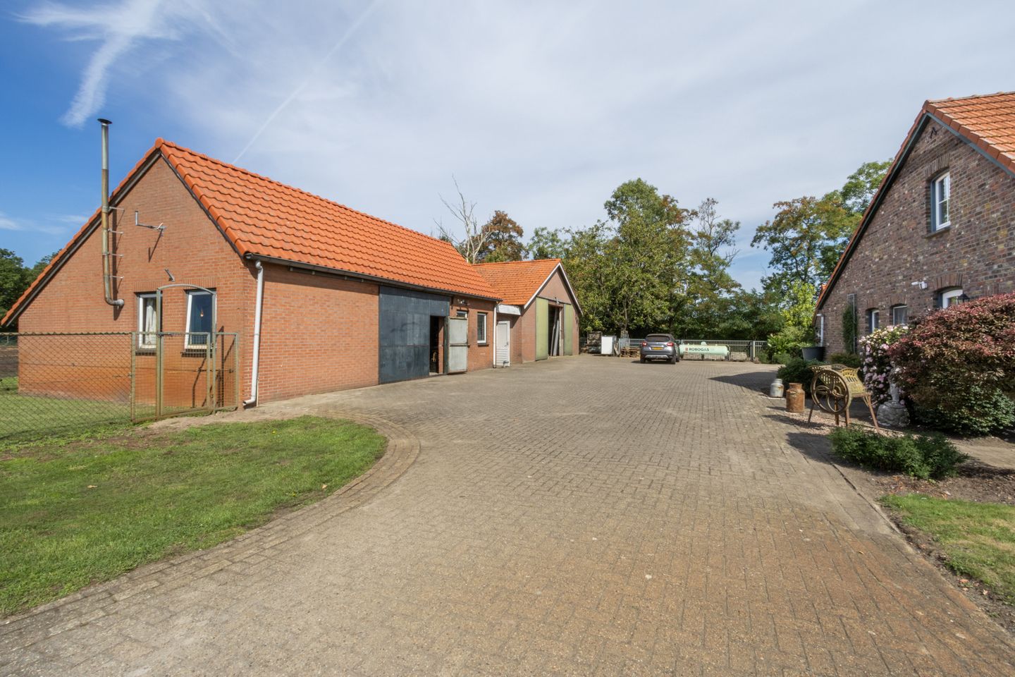 Photo 59 of Grensweg 9