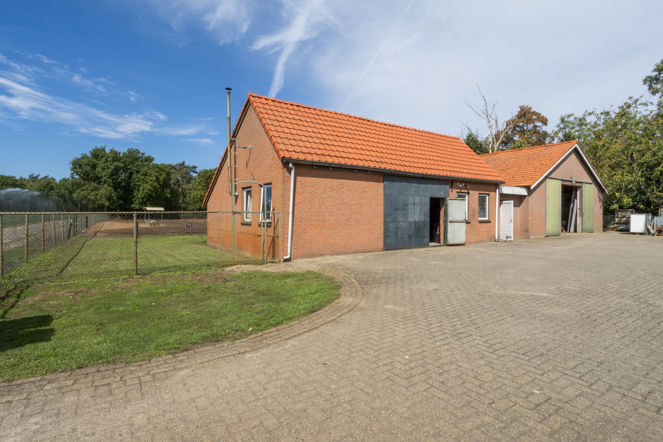 Photo 60 of Grensweg 9