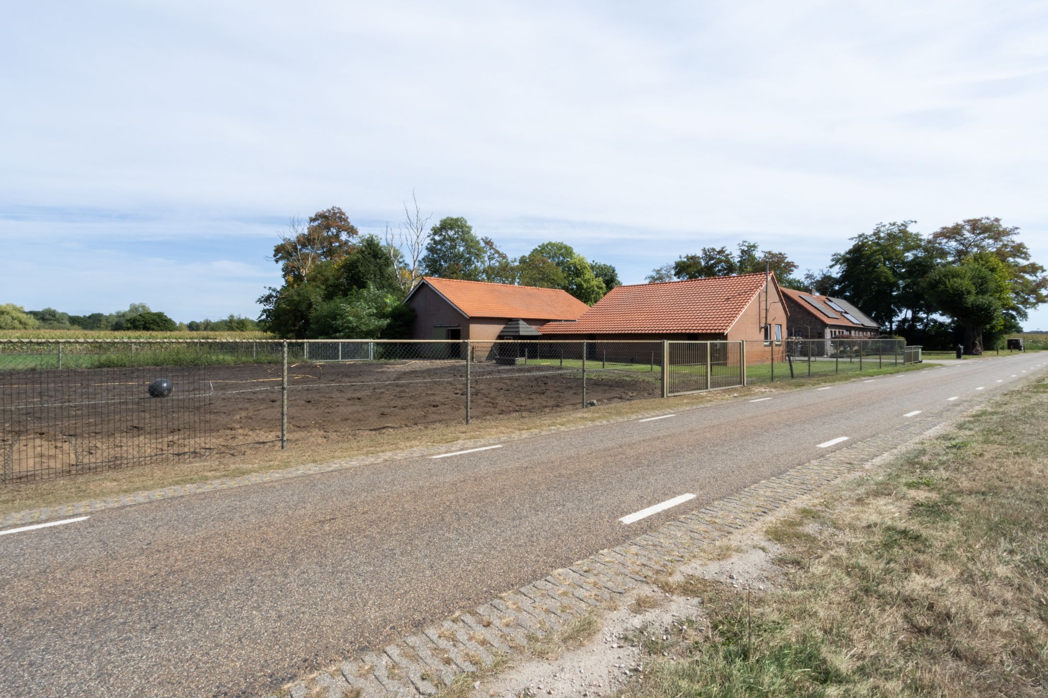 Photo 72 of Grensweg 9