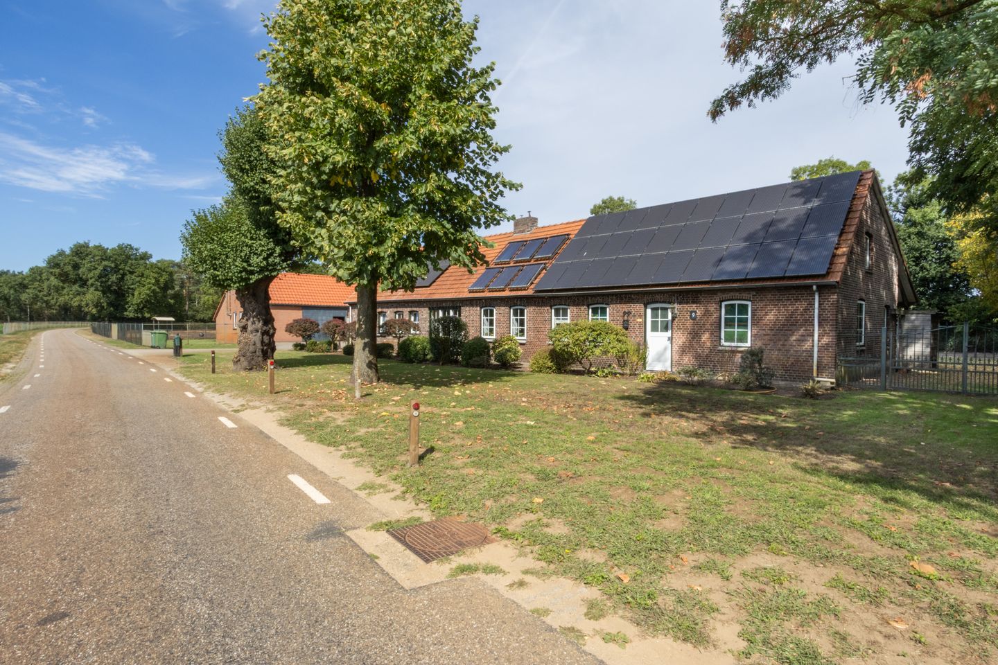 Photo 74 of Grensweg 9