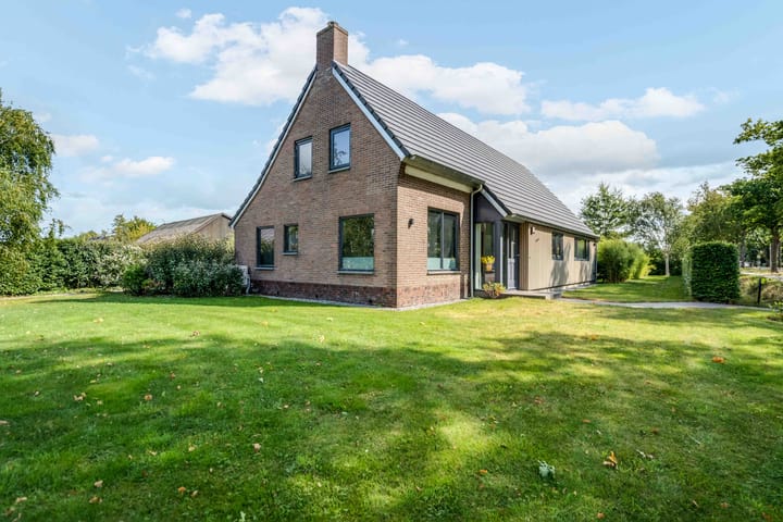 Foto 8 van J.P. Santeeweg 116