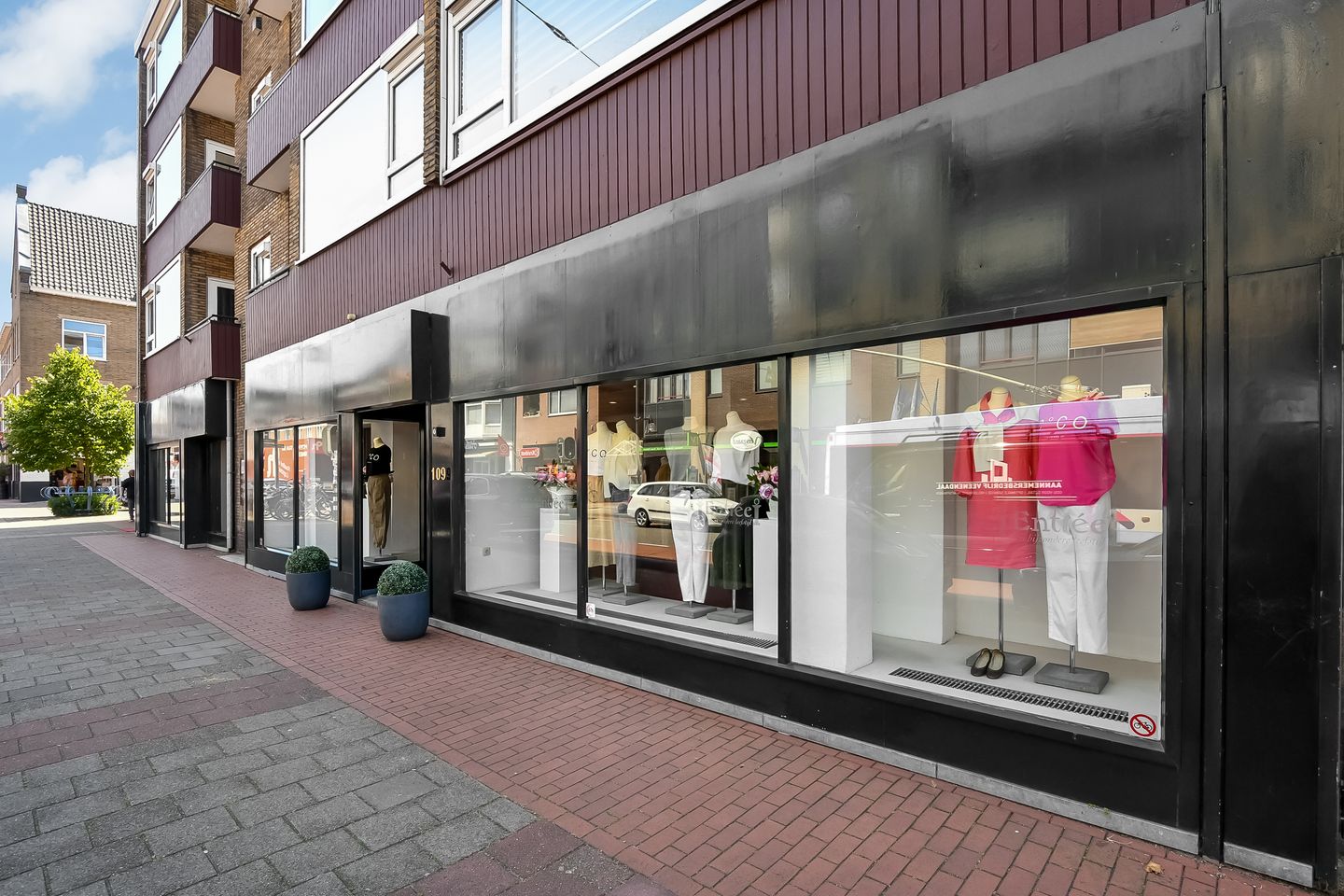 View photo 2 of Hoofdstraat 109