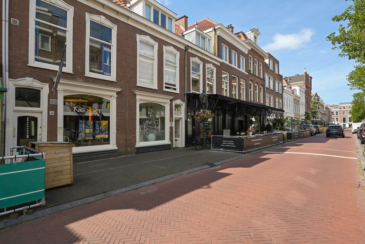 View photo 2 of Frederikstraat 46