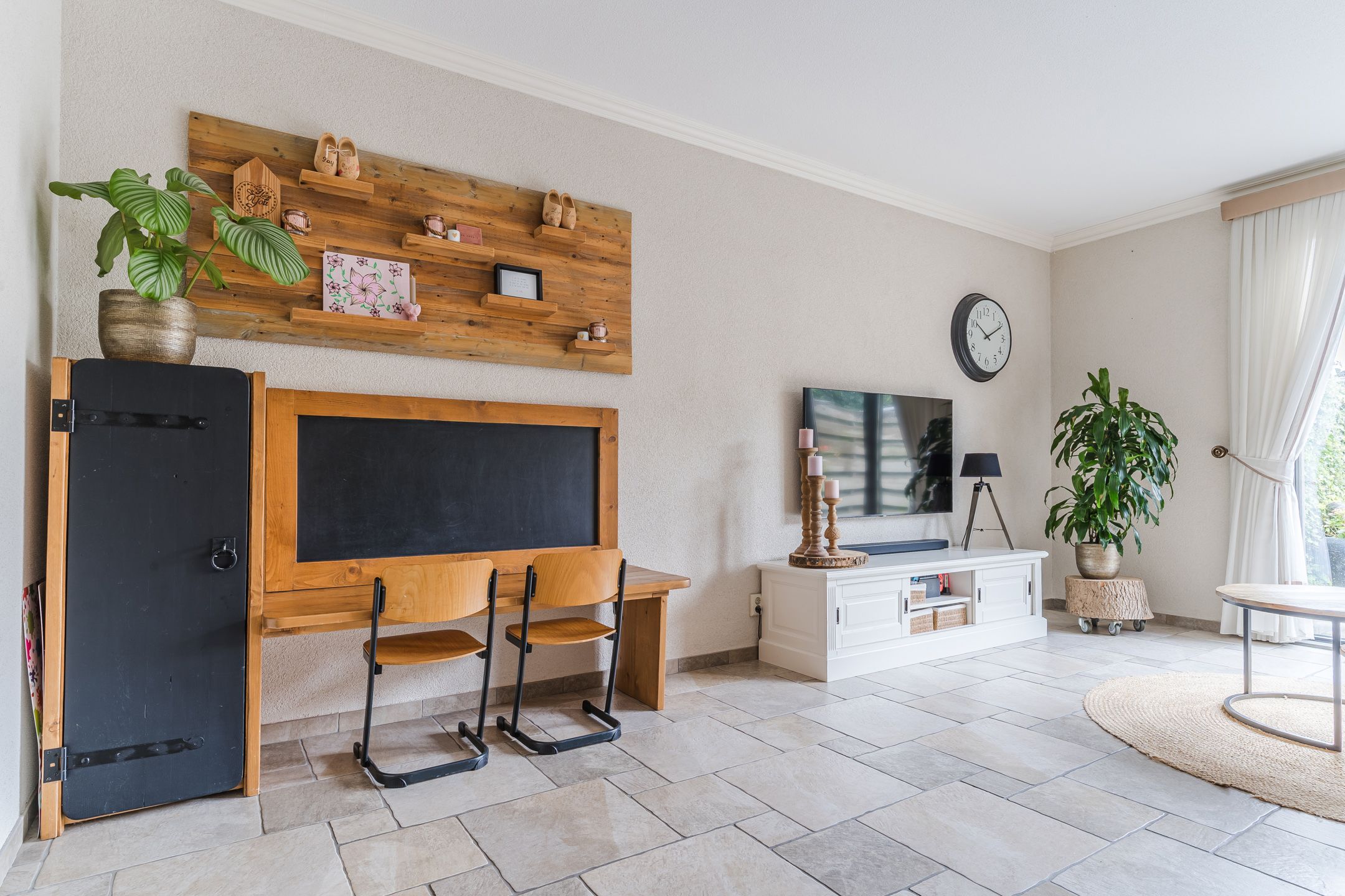 Foto 9 van Eiland van Surya 12