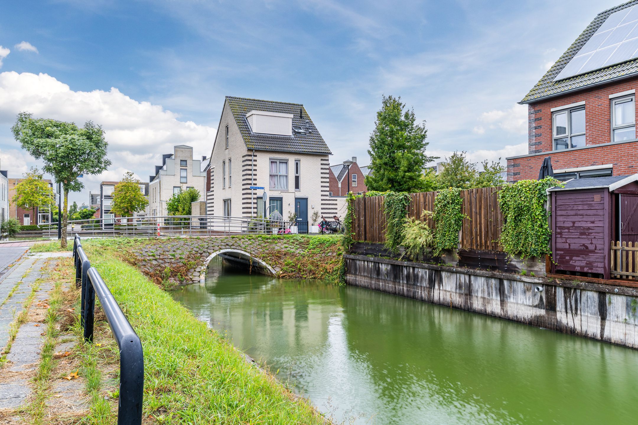 Foto 36 van Eiland van Surya 12