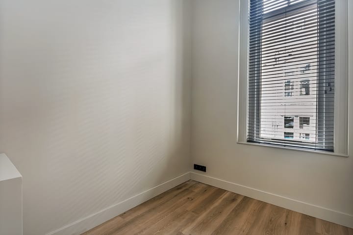 Photo 19 of van Broeckhuysenstraat 44-A