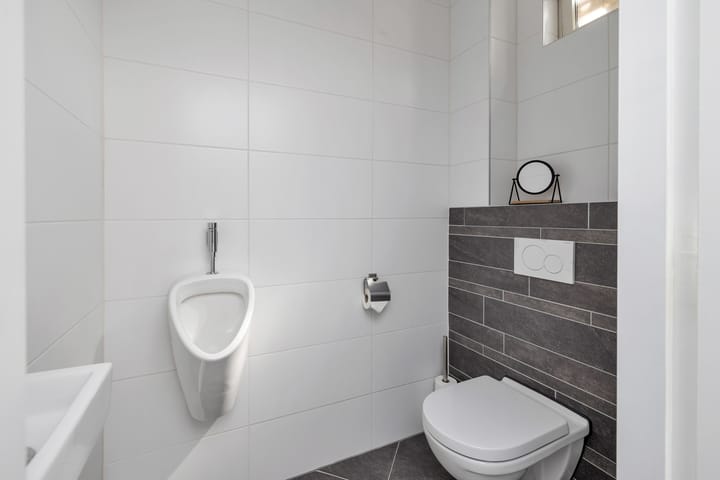 Photo 8 of Leliestraat 16