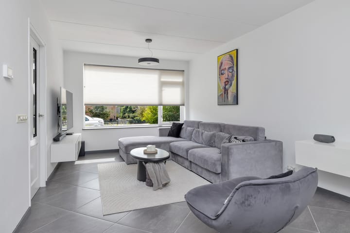 Photo 11 of Leliestraat 16