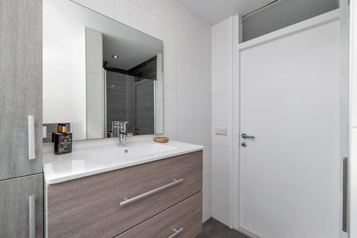 Photo 33 of Leliestraat 16