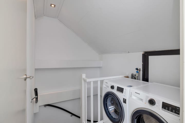 Photo 37 of Leliestraat 16