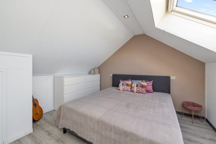 Photo 39 of Leliestraat 16