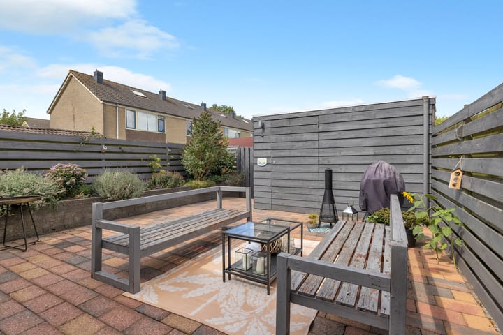 Photo 42 of Leliestraat 16