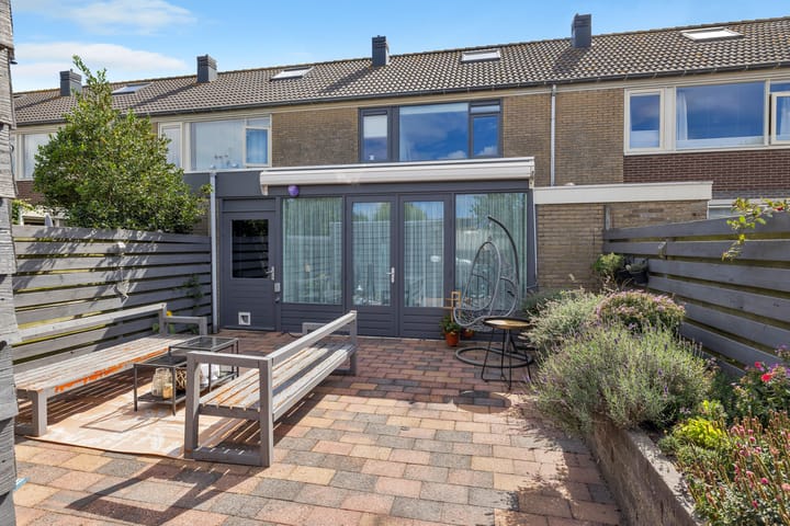 Photo 44 of Leliestraat 16