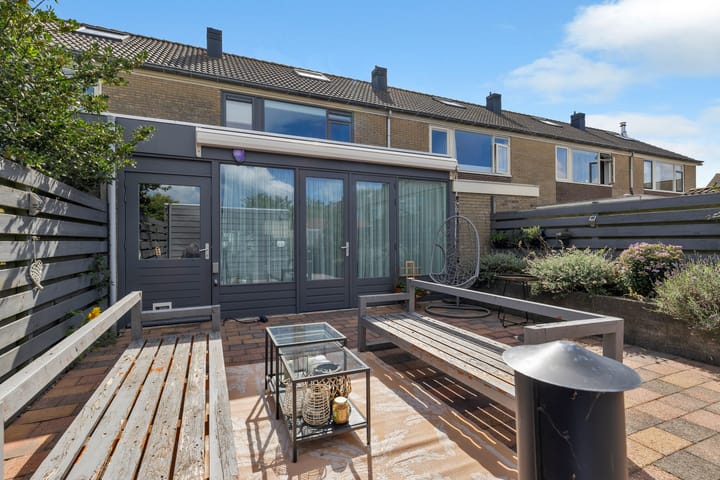 Photo 45 of Leliestraat 16