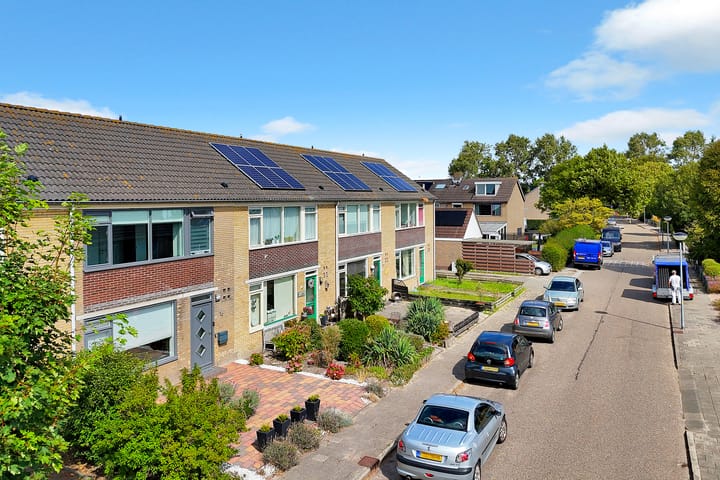 Photo 50 of Leliestraat 16