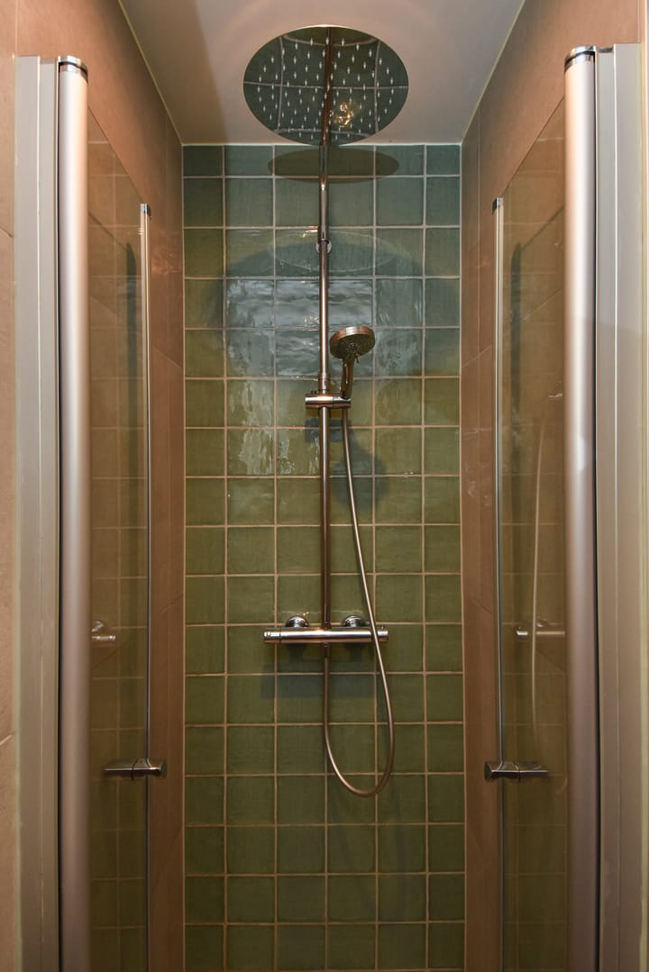 Foto 15 van Warmoezierstraat 10