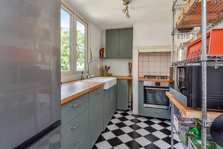 Foto 17 van Warmoezierstraat 10