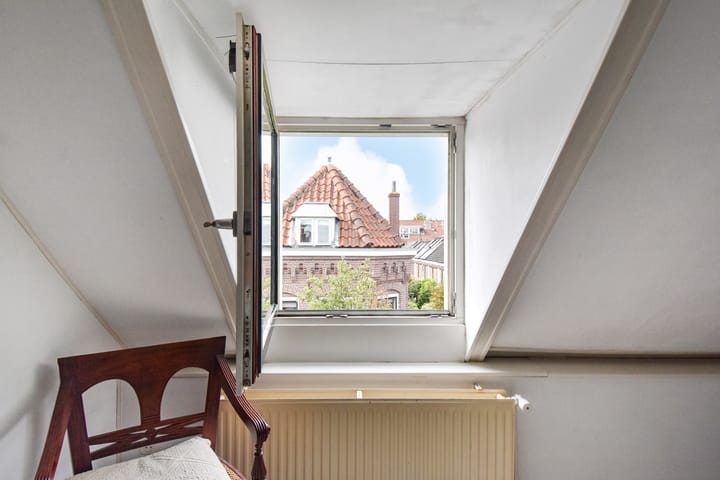 Foto 27 van Warmoezierstraat 10