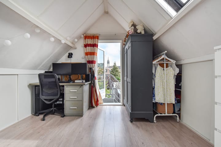 Foto 29 van Warmoezierstraat 10