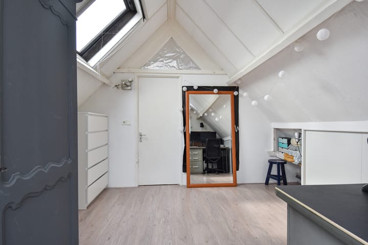 Foto 31 van Warmoezierstraat 10