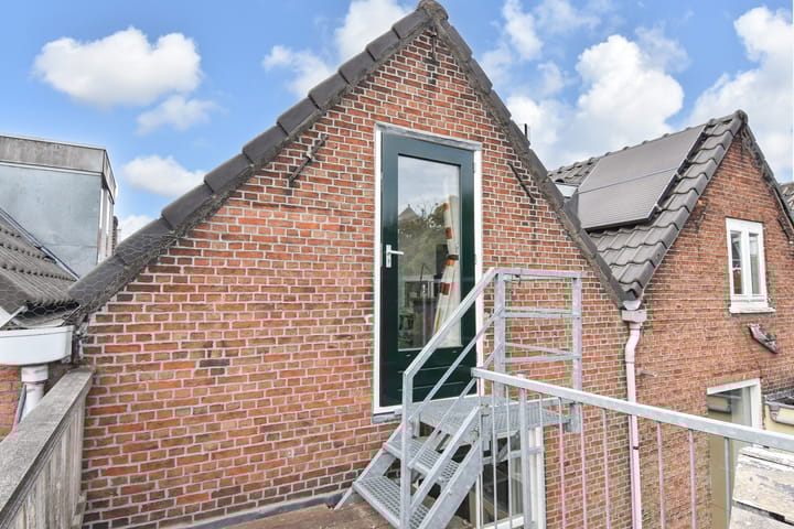 Foto 36 van Warmoezierstraat 10