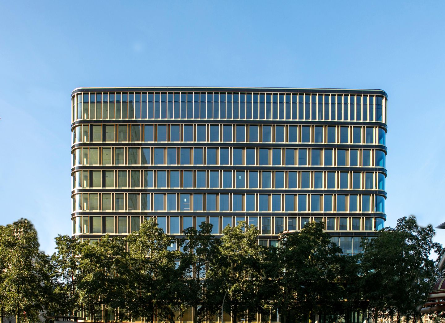 Bekijk foto 2 van Koningin Wilhelminaplein 2-4