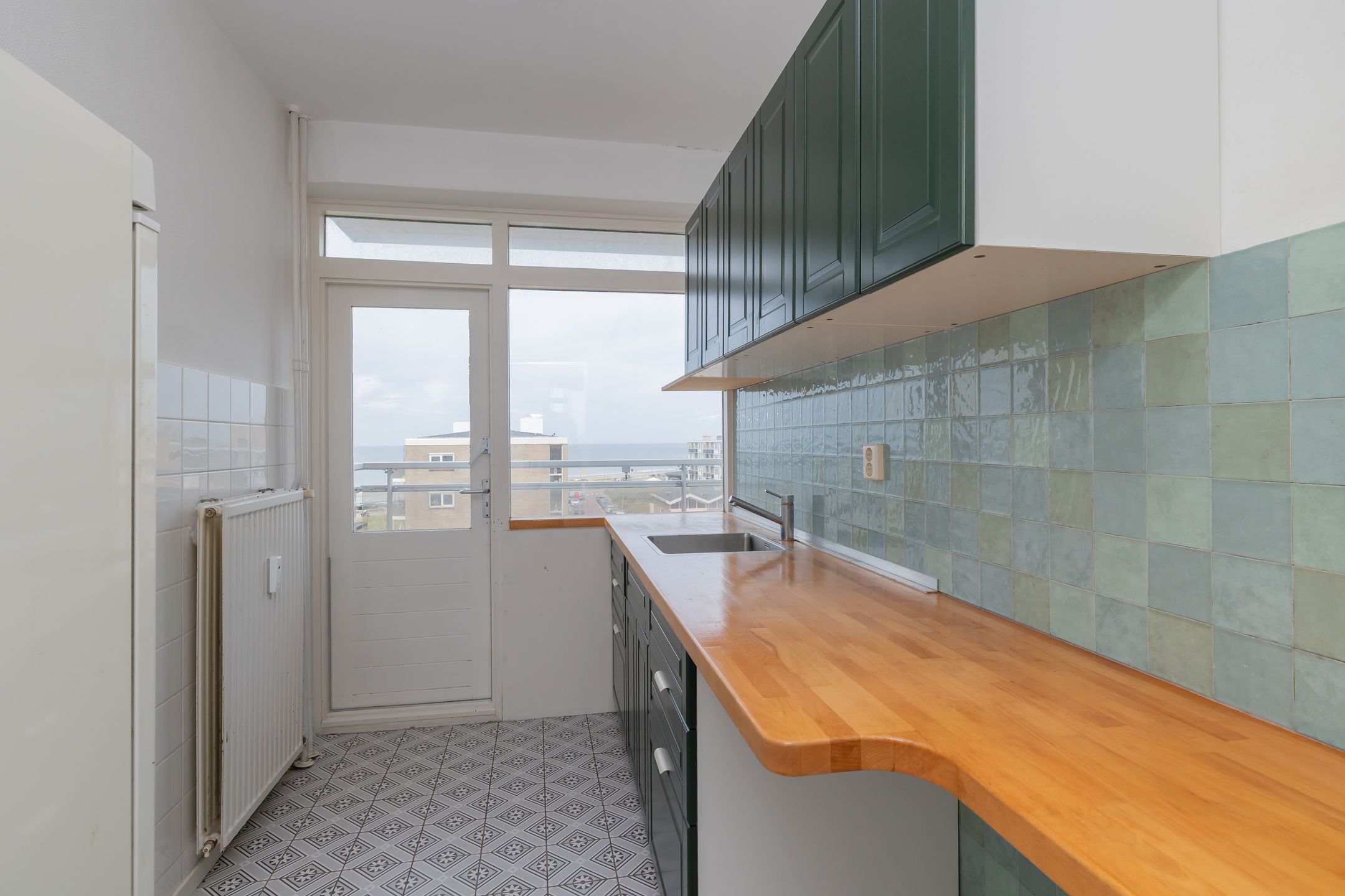 Photo 18 of Burgemeester van Alphenstraat 57-F15