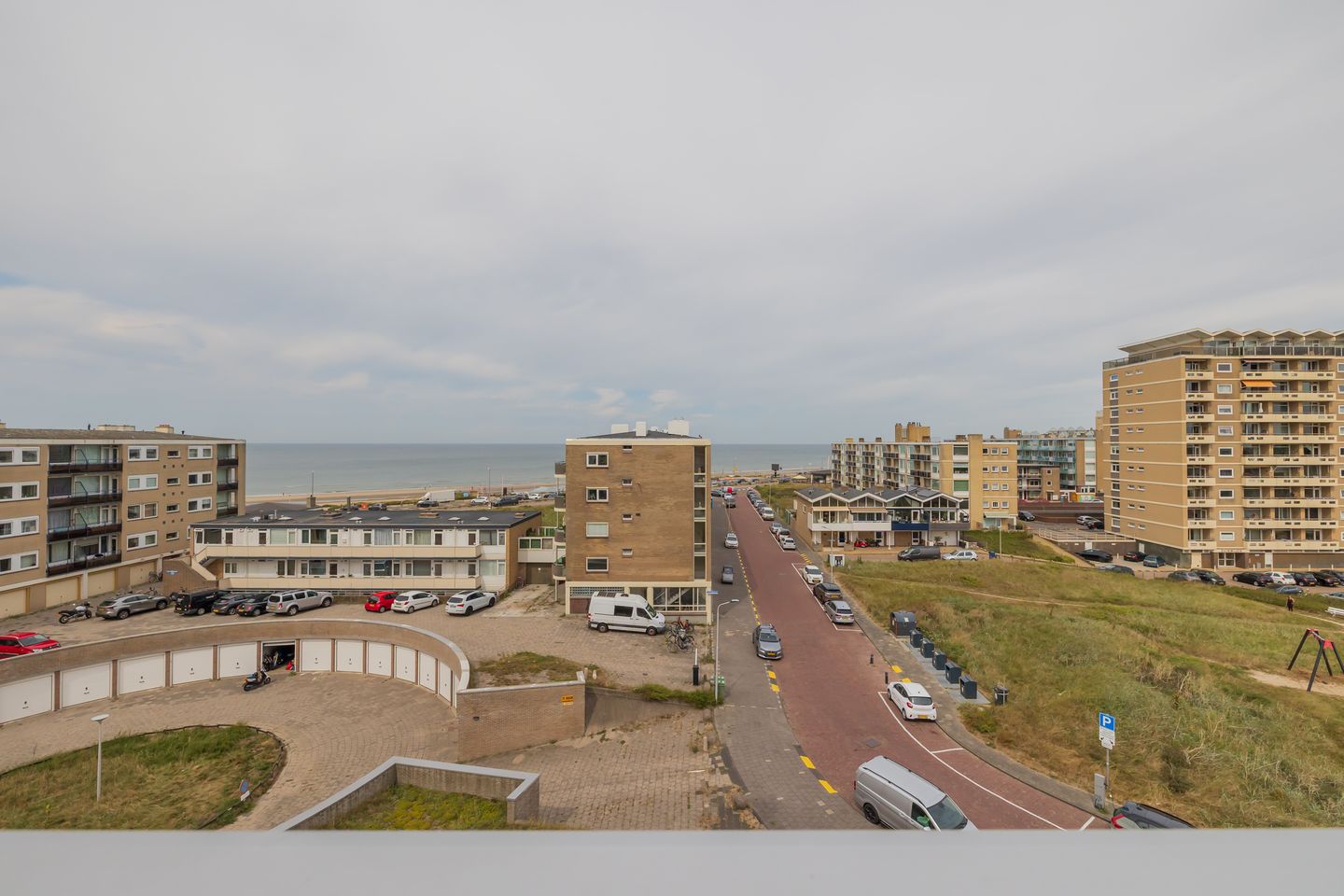 Photo 20 of Burgemeester van Alphenstraat 57-F15