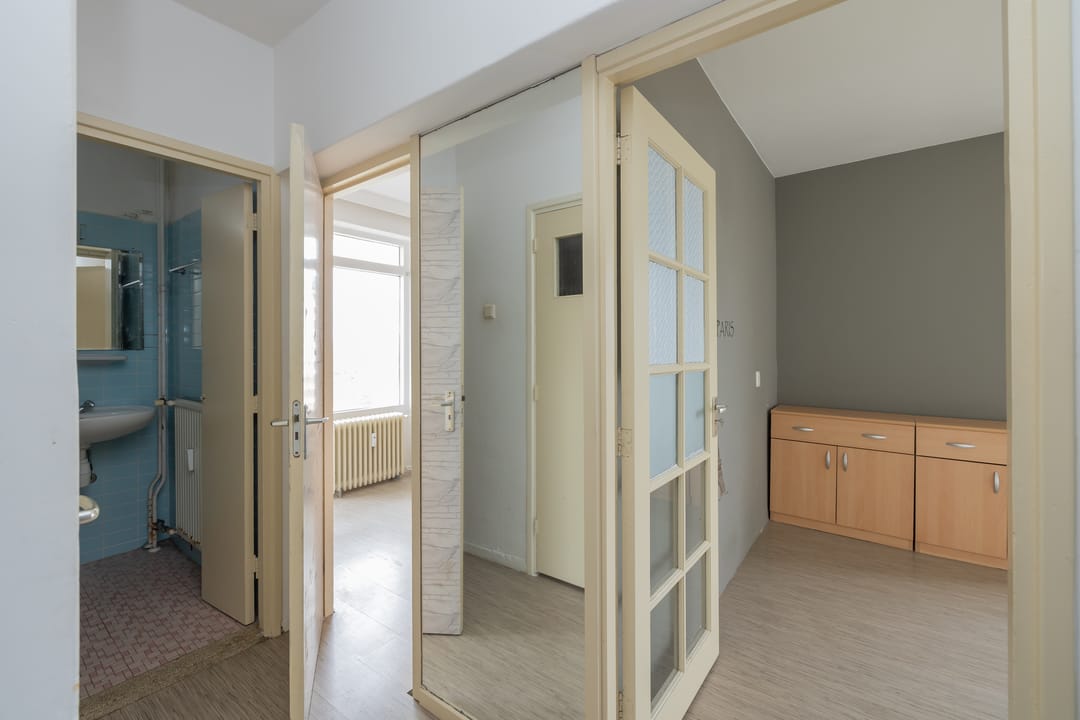 Photo 28 of Burgemeester van Alphenstraat 57-F15