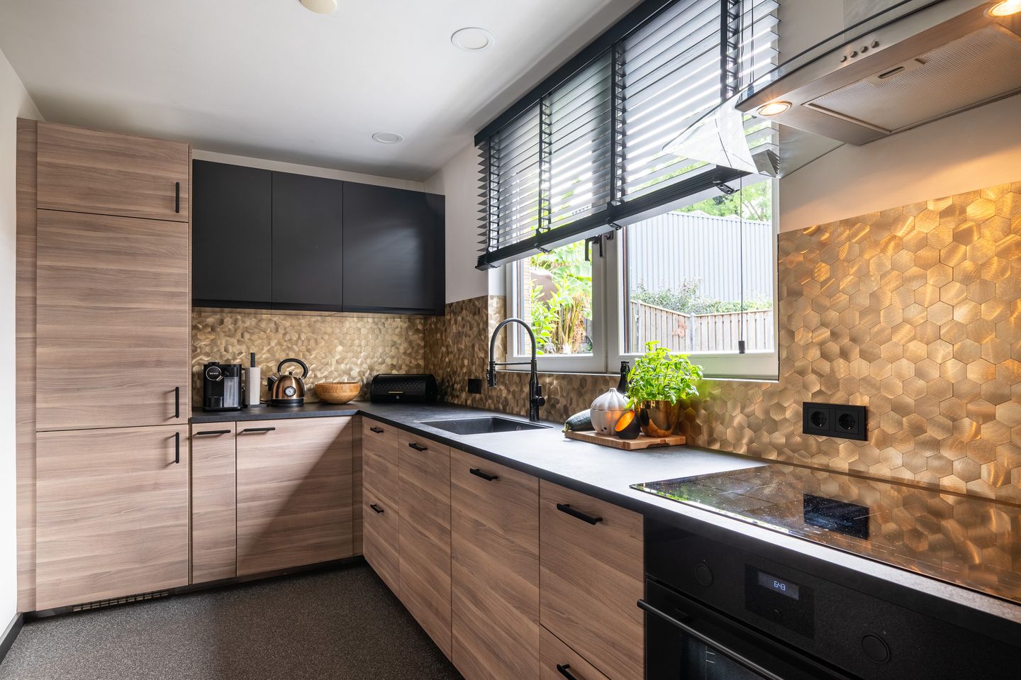 Photo 14 of Tegelstraat 4