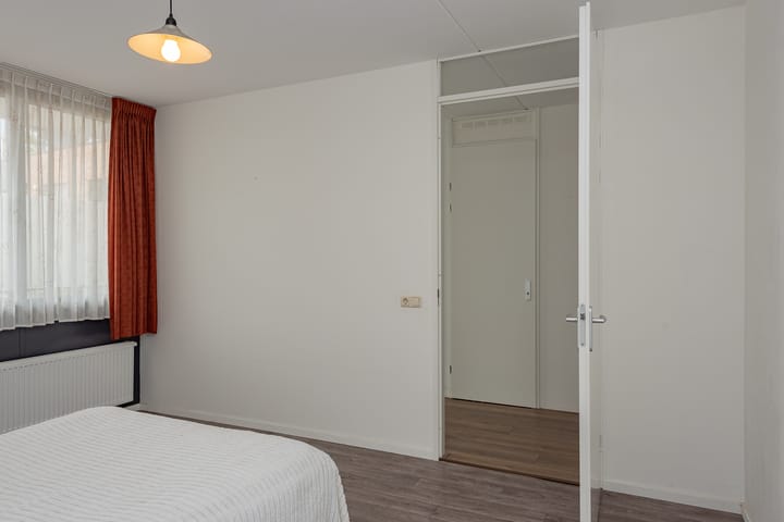 Photo 10 of Zuiderzeestraatweg 135-D