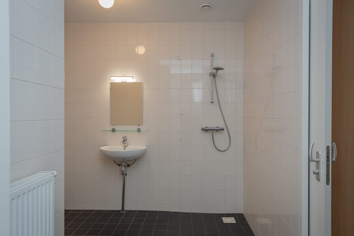 Photo 30 of Zuiderzeestraatweg 135-D