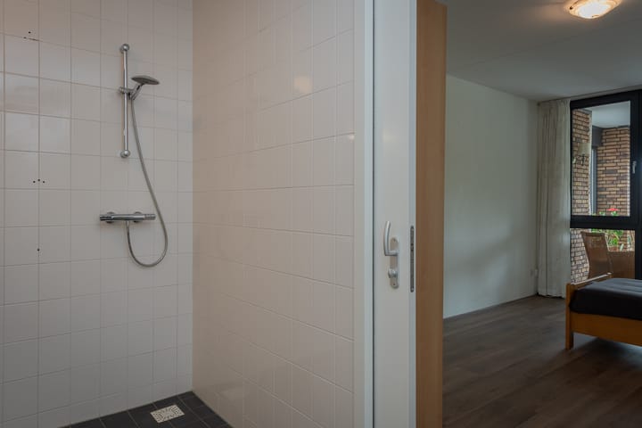 Photo 29 of Zuiderzeestraatweg 135-D