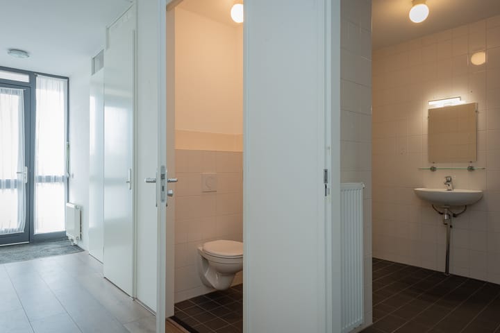 Photo 33 of Zuiderzeestraatweg 135-D