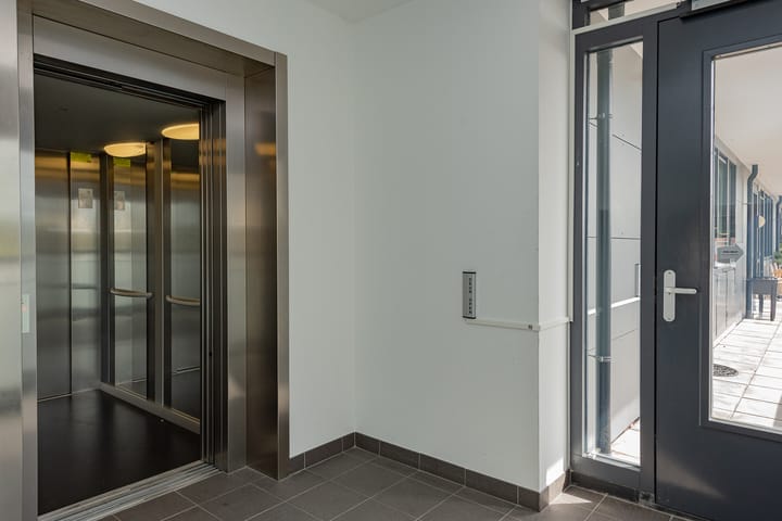 Photo 44 of Zuiderzeestraatweg 135-D