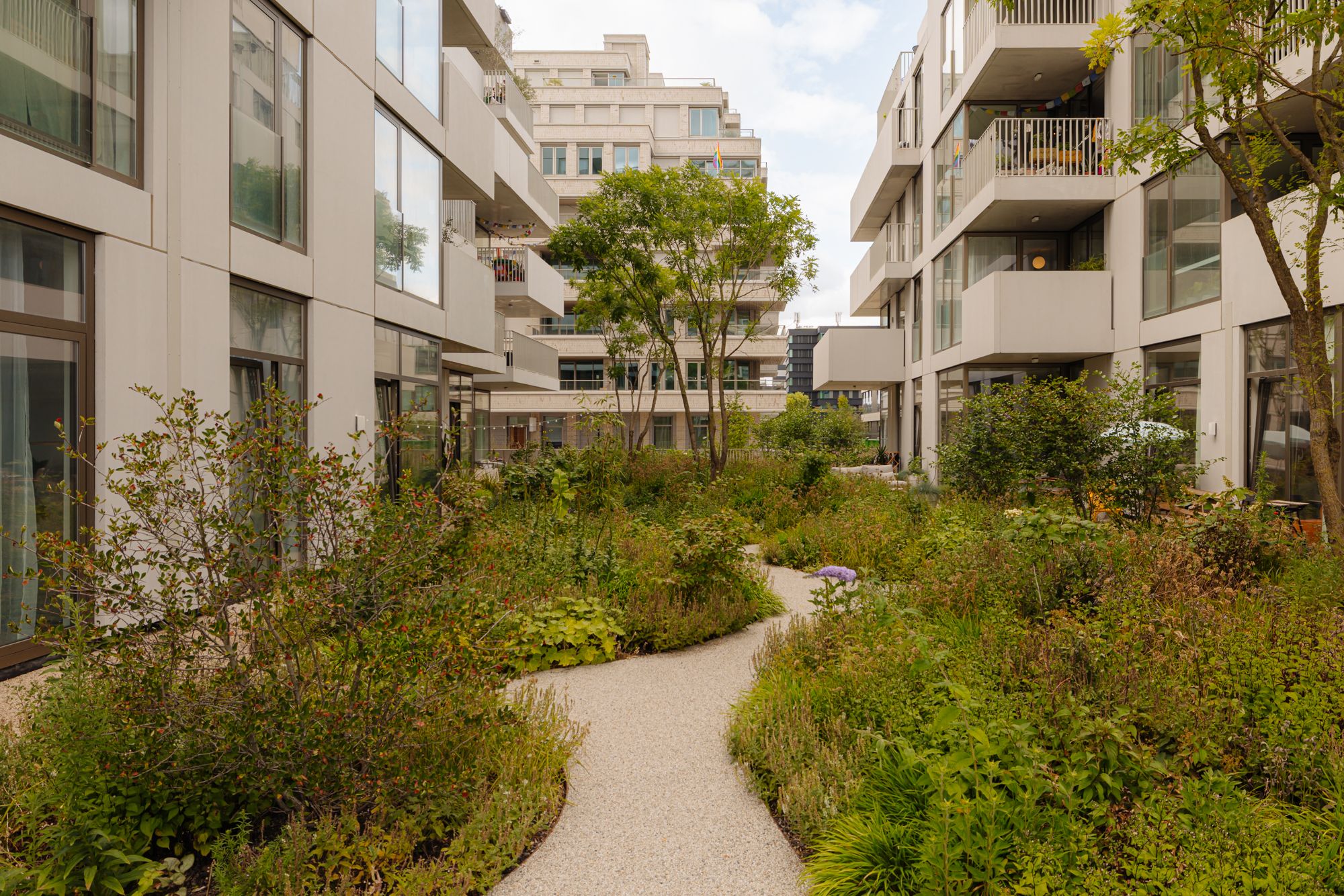 Photo 6 of Spadinalaan 421