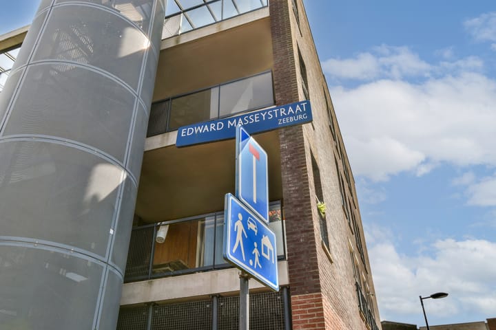 Photo 26 of Edward Masseystraat 3
