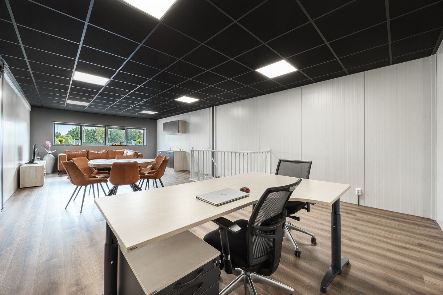 View photo 2 of Zeilweg 32-U76