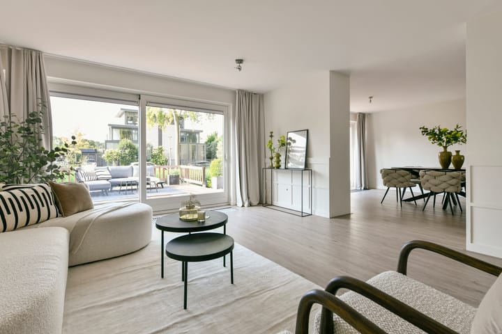 Foto 2 van Purperreiger 54